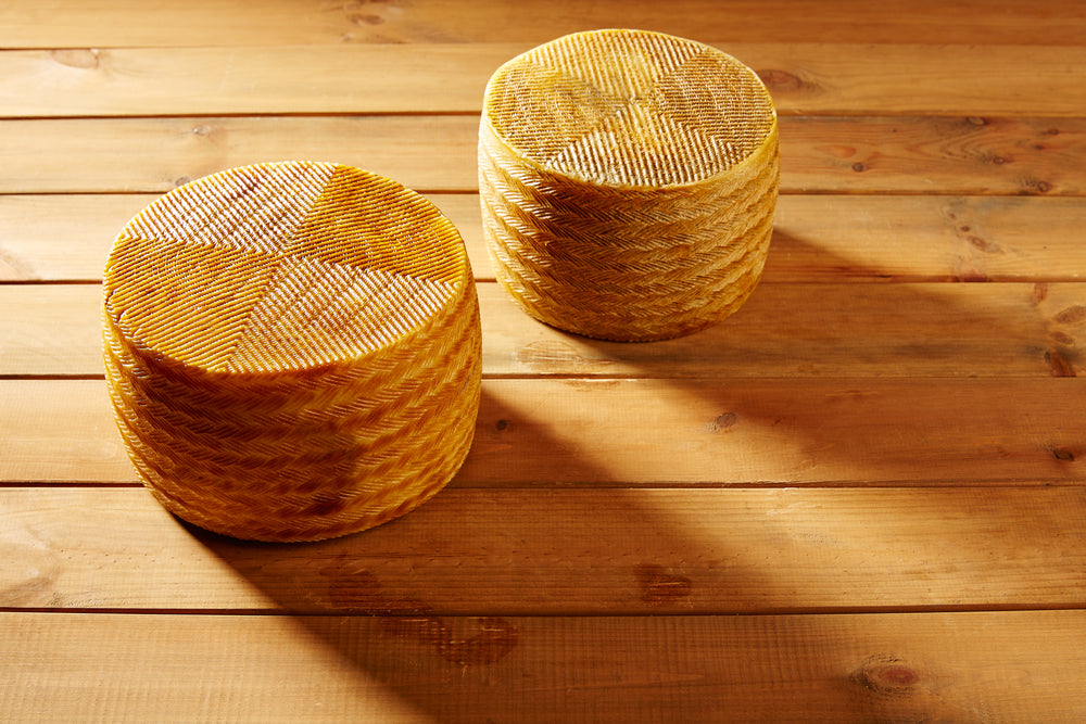 Castillo de Bayren DOP Manchego 3M ( Semicurado )Approx. 3kg  C2